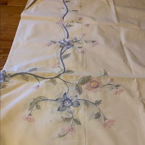 Polyester & Cotton Embroidered Oval Tablecloth